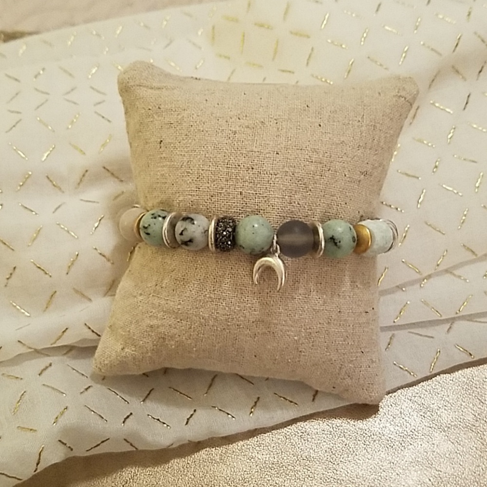 Light weight bracelet